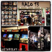Fotos En Halo 13 Juguetería Burbank Foto Tomada En Halo 13 Por Ciji T El 10 16 2017
