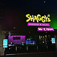 Photo prise au Shaggy&amp;#39;s Burgers and Tacos par Shaggy&amp;#39;s Burgers and Tacos le5/22/2015