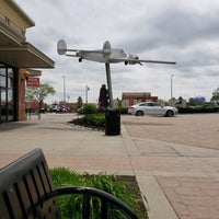 Foto tirada no(a) Legends Outlets Kansas City por Randy B. em 5/15/2021