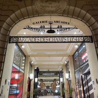 Photo taken at Galerie des Arcades by Atti L. on 11/9/2021