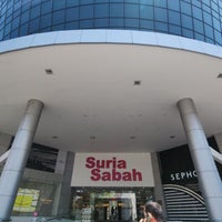 Foto tomada en Suria Sabah Shopping Mall  por Carlos R. el 9/2/2023