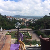 รูปภาพถ่ายที่ Tarabya Bahçe โดย Ender Ö. เมื่อ 9/18/2015