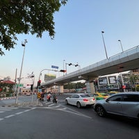 Photo taken at Yommarat Intersection Flyover by Chaiyaphum S. on 4/14/2022