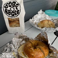 Photo taken at Surf Bagel by Danielle G. on 11/11/2022