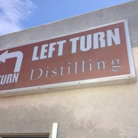 รูปภาพถ่ายที่ Left Turn Distilling โดย Sean A. เมื่อ 9/7/2013