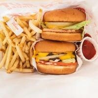 Photo taken at In-N-Out Burger by Trong S. on 11/18/2023