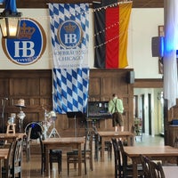 Foto tomada en Hofbräuhaus  por Stephen L. el 8/17/2020