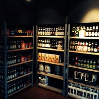 รูปภาพถ่ายที่ Arte Cerveza - Beer Store โดย Arte C. เมื่อ 2/19/2014
