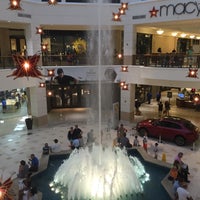 8/16/2015에 Gulnaz N.님이 Aventura Mall Fountain에서 찍은 사진