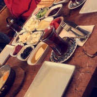 Foto tirada no(a) Abu Dhabi Cafe &amp;amp; Restaurant Florya por Kbjyg em 3/30/2018