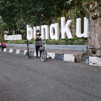 Foto tomada en Taman Bungkul  por Derilantis H. el 4/1/2022
