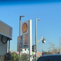 Foto diambil di Shell oleh 🌀💋ciciel pada 12/1/2021