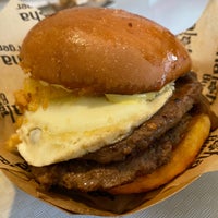 รูปภาพถ่ายที่ Mahaloha Burger โดย うしさん🅿︎ เมื่อ 2/11/2020