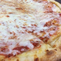 Foto scattata a Pizza Delight da Rachel M. il 2/16/2014