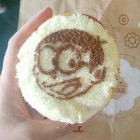 Photo taken at Mister Donut by Pawenaporn F. on 12/10/2015