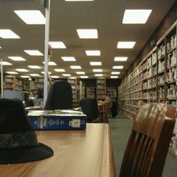Снимок сделан в Chicago Library - West Belmont пользователем Jaxx 12/5/2012