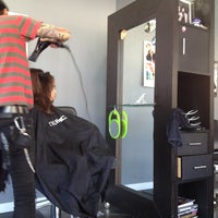 8/14/2013 tarihinde Jaxxziyaretçi tarafından Spoil Me Hair Salon and Spa'de çekilen fotoğraf