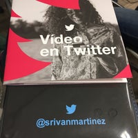 Снимок сделан в Twitter España пользователем Iván M. 3/8/2017