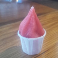 8/7/2015에 tasia h.님이 Twirl Frozen Yogurt에서 찍은 사진