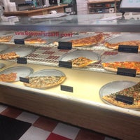 9/17/2019 tarihinde Sean F.ziyaretçi tarafından Kaimuki&amp;#39;s Boston Style Pizza'de çekilen fotoğraf
