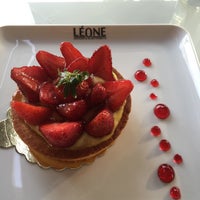 Photo taken at Léone Patisserie &amp;amp; Boulangerie by Omer B. on 3/11/2015