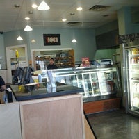 รูปภาพถ่ายที่ Surfside Bagels โดย Charlie S. เมื่อ 2/15/2013