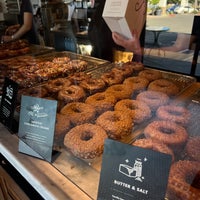 8/3/2023 tarihinde Jake R.ziyaretçi tarafından Sidecar Doughnuts &amp;amp; Coffee'de çekilen fotoğraf