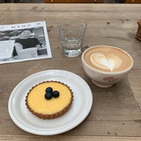 Photo taken at Le Pain Quotidien by Veronika on 9/30/2022