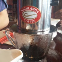 Photo taken at Highlands Coffee by Monai E. on 7/30/2014