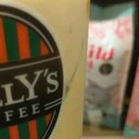 Photo taken at Tully&amp;#39;s Coffee by かゆ on 4/15/2022