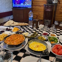 Foto diambil di Anadolu Köyü Restaurant oleh Kk pada 1/23/2020