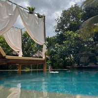 Foto diambil di Navutu Dreams Resort and Spa oleh Maristella V. pada 8/11/2023