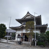 Photo taken at 長谷寺 観音堂（麻布大観音） by わこ♨️ on 10/6/2019