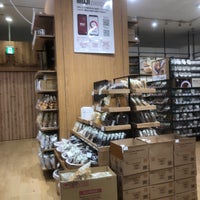 Photo taken at MUJI by Carlnjpn G. on 1/11/2022