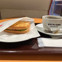 Photo taken at EXCELSIOR CAFFÉ by Kenjiro U. on 1/17/2024