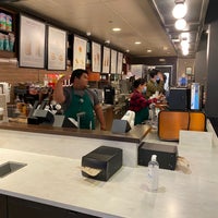 Photo taken at Starbucks by Kenjiro U. on 11/2/2022