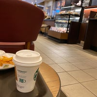 Photo taken at Starbucks by Kenjiro U. on 9/23/2022