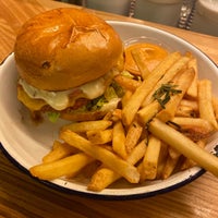 Foto diambil di Otto&amp;#39;s Burger oleh Tim pada 2/21/2020