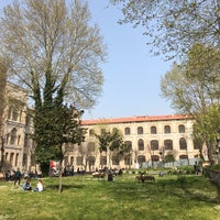 Photo taken at Hukuk Fakültesi by Umut K. on 4/12/2018