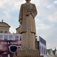 Photo taken at Statue Reine Elisabeth / Standbeeld Koningin Elisabeth by Mootez on 4/29/2022