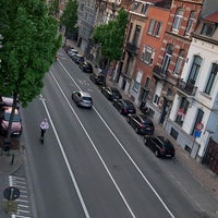 Photo taken at Avenue de la Couronne / Kroonlaan by Mootez on 4/26/2022