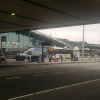 Photo taken at Schiphol Hotel Shuttles by Mootez on 1/25/2020