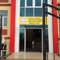 Photo taken at Özel Doğu Marmara Anadolu Sağlık Meslek Lisesi by Kardelen T. on 6/5/2015