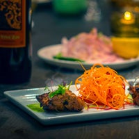 5/31/2015 tarihinde Tich - Modern Indian Cuisineziyaretçi tarafından Tich - Modern Indian Cuisine'de çekilen fotoğraf