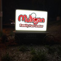 Foto tirada no(a) Mulligan Family Fun Center por Monique D. em 3/11/2017