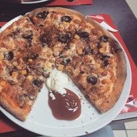 Photo taken at Pizza Hut by Zeki T. on 6/20/2015