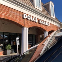 Foto tirada no(a) Dolce Bakery por Jill D. em 11/16/2018