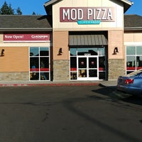 Photo taken at Mod Pizza by ᴡ E. on 7/6/2017