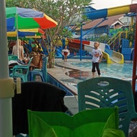Kolam Renang Warna Warni Cipayung 3 Visitors