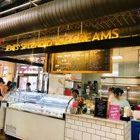 9/6/2019 tarihinde Curtziyaretçi tarafından Jeni&amp;#39;s Splendid Ice Creams'de çekilen fotoğraf